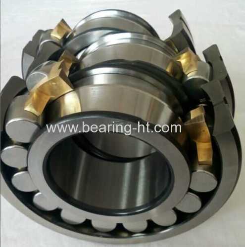 Self-aligning spherical roller bearing