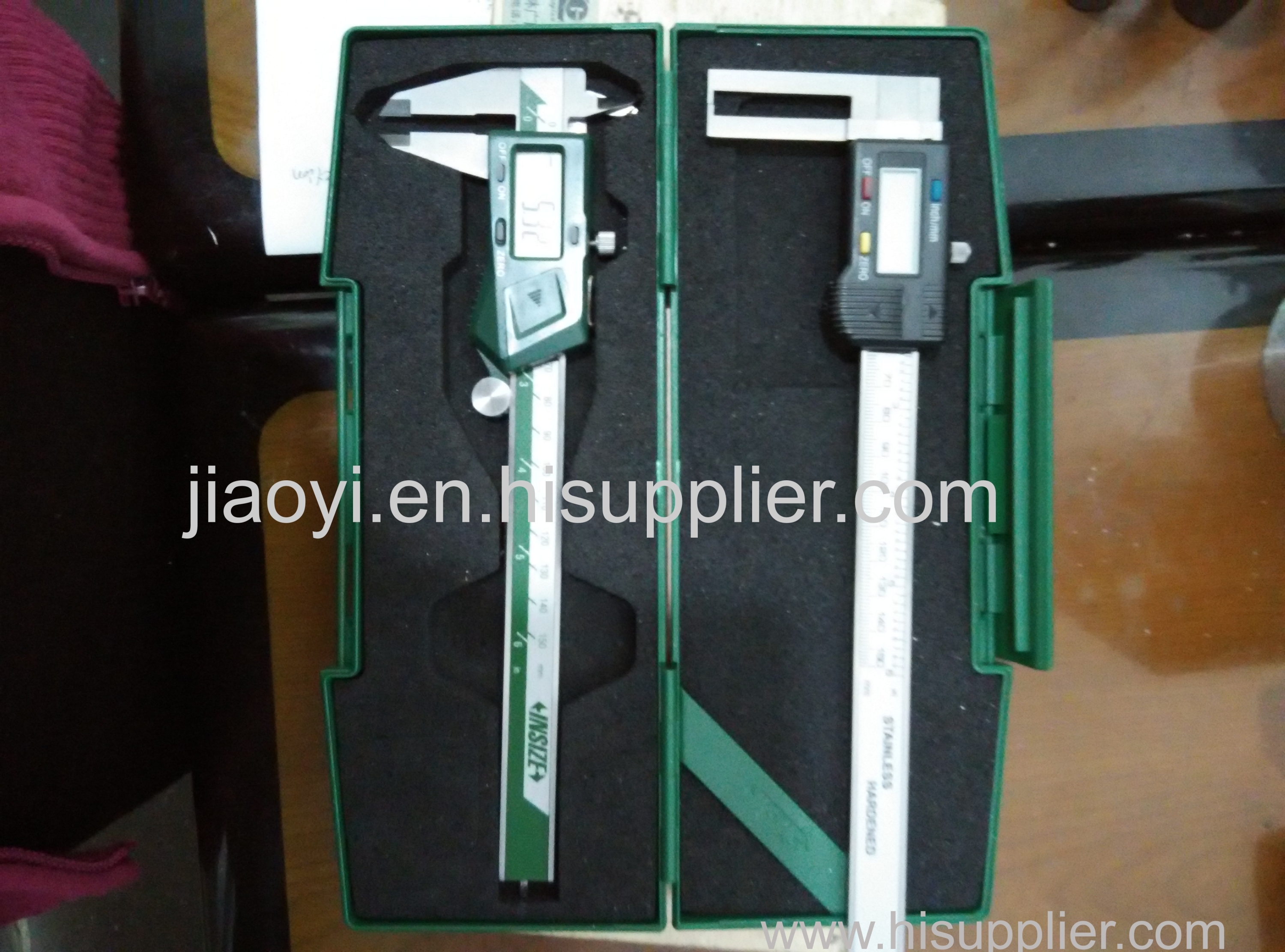 Digital calipers