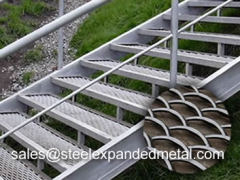 Expanded Metal Grating for Secure Walking