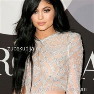 Designed Wavy 22" Kylie Jenner Wigs