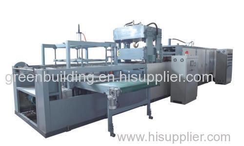 All-automatic vacuum forming and cutting machine