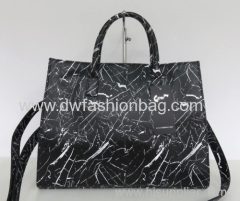 Fashion zipper handbag Black PU shoulder bag Beautiful lines