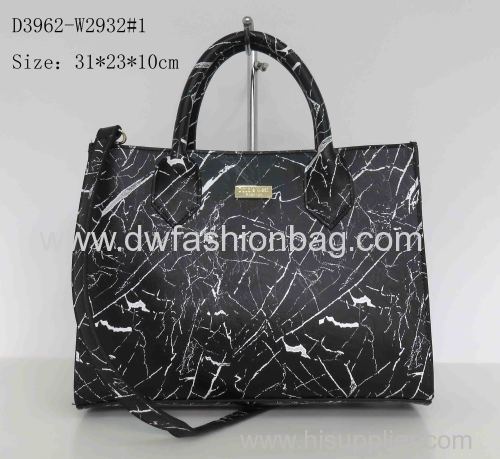 Fashion zipper handbag Black PU tote bag Beautiful lines