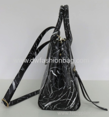 Fashion zipper handbag Black PU shoulder bag Beautiful lines and outlooking