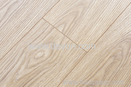 Laminated floor 3055 V groove