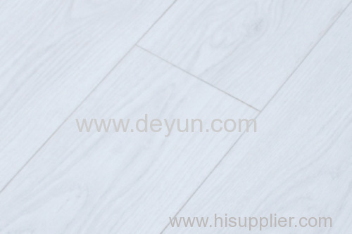 Laminated floor 3055 V groove