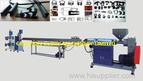 High capacity seal strip plastic extruding machine