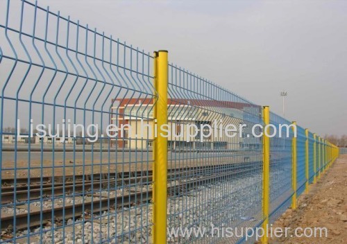 Hot sales anping factory curvy welded bends triangle wire mesh fence