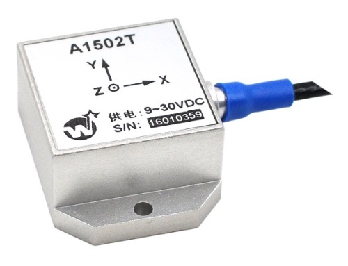 LOW COST TRIAXIAL ACCELEROMETER