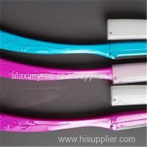 Flaved Plastic Handle Eyebrow Trimmer
