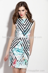 Sleveless folwer and stripe pattern printed sheath dress