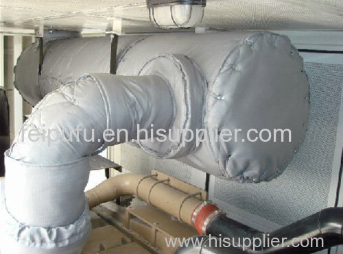 Heat insulating cover for pipeline valve