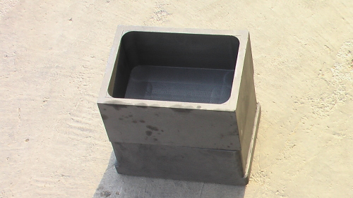 graphite mould used to smelt