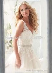 Tulle V-neck Neckline A-line Wedding Dresses with Beaded Lace Appliques