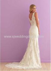 Tulle V-neck Neckline Sheath Wedding Dresses with Lace Appliques