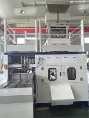 Automatic granule packaging machine