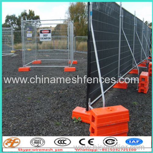 temporary fence stands concrete