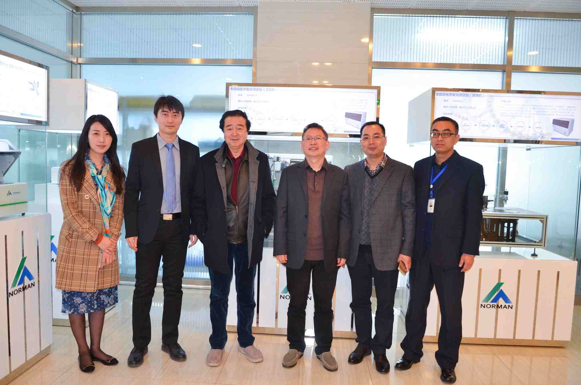 Professor Yulong Cong inspected Norman on 28th, March