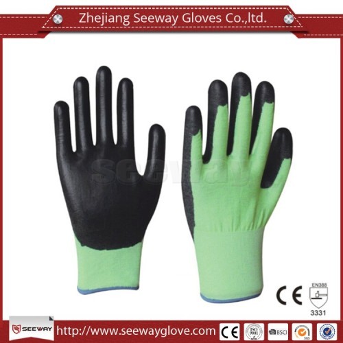 Seeway Ultrafine 18gauge HHPE Cut Resistant And PU Palm Dipped Gloves