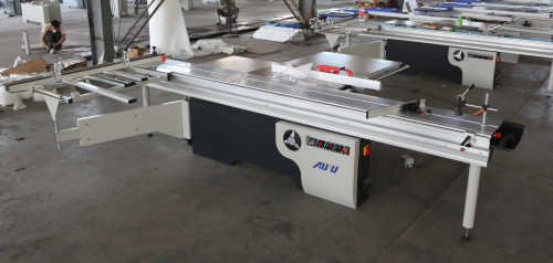 Sliding Table Saw with 0-45° tilting cutting