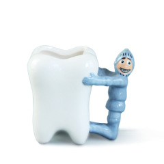 Tooth shaped ceramic Porcelain mug with 3d girl and boy handle