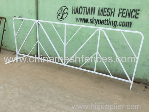 White powder coating crowd control police safety barriers