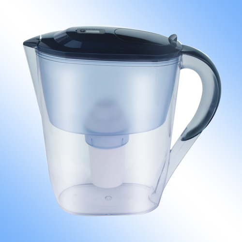 Fluoride water filtration pitchers