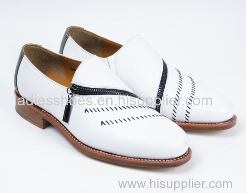 white flat men business shoes