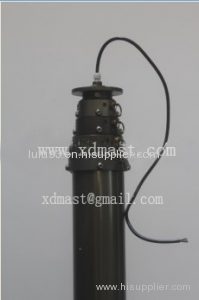 Built-in cable masts for mobile lighting tower use