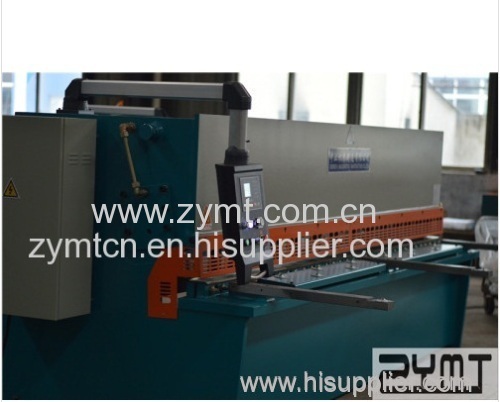 Hydraulic swing beam shearing machine