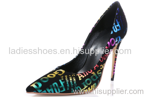 high heel black ladies pump with English word