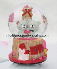 Polyresin Valentine Snowglobe / Waterglobe