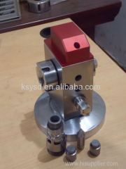 U7 fixed center wire extrusion crosshead with overflow valve