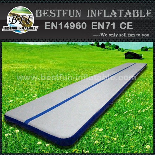 Inflatable jumping bouncing mat for gym