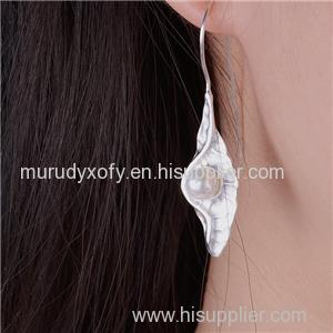 White Pearl Shell Fashion Ethnic Silver Dangling Earrings SSE066