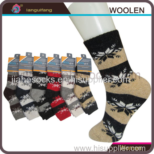 New Design Snowflake Pattern Women's Wool Socks