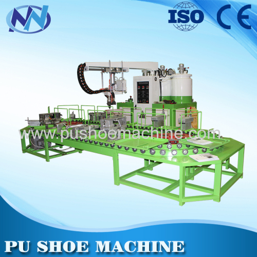 Manufacturing PU shoe making machine