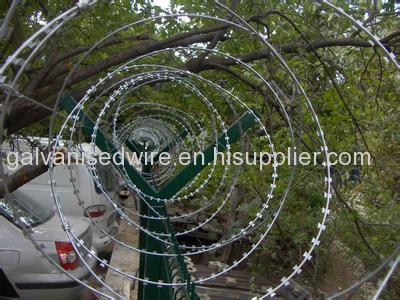 galvanized razor barbed wire mesh fence bto22 cbt65