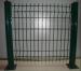 curved wire mesh fence