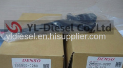 095000-8011 095000-8100. DENSO INJECTOR . whatsapp 8613599006578