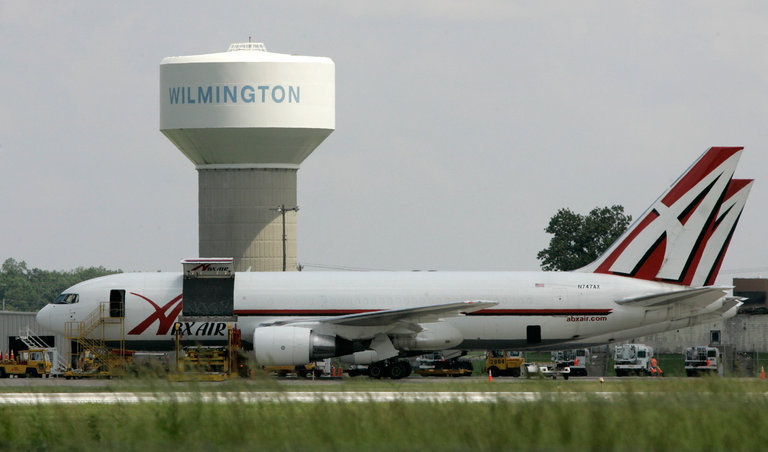 Airline Used by Amazon Wins Order to End Cargo Pilots' Strike