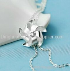 the fashion silver necklace