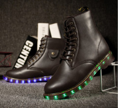 New Arrival Men Martin Boots with LED