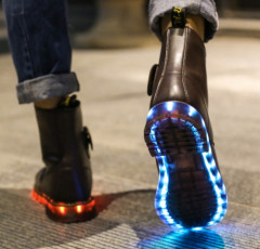 New Arrival Men Martin Boots with LED
