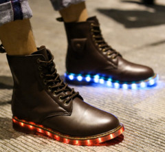 New Arrival Men Martin Boots with LED