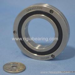 crossed roller bearing with retainers