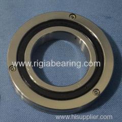 crossed roller bearing with retainers