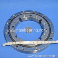 Slewing bearing with snap ring groove