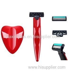 Triple blade razor for woman