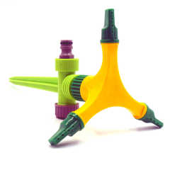 Plastic 3-arm water rotary sprinkler with plastic spike